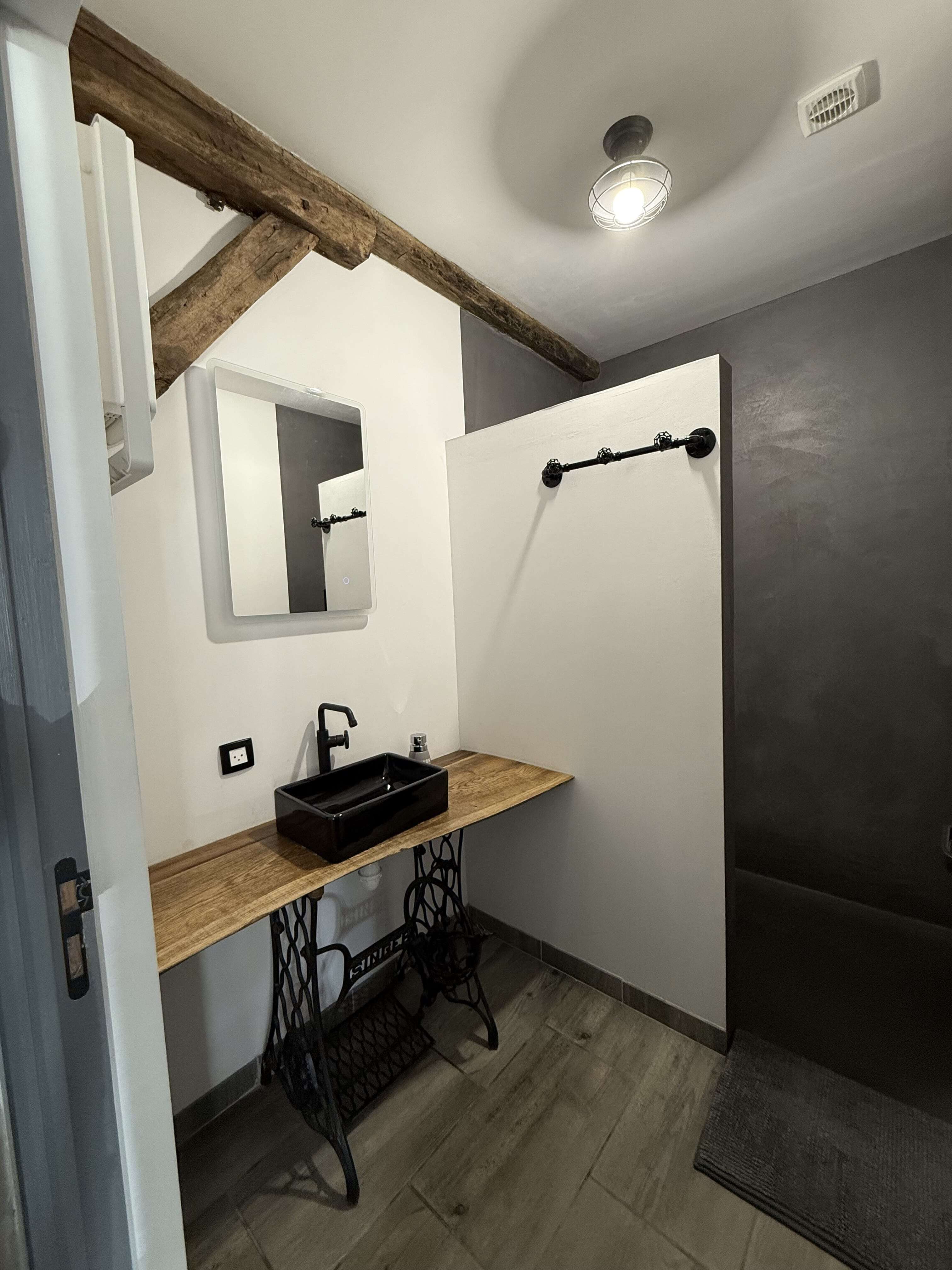 B5BAF27E_C641_4CB2_8EAF_5588FD6186C8_1_201_a_min.jpeg B5BAF27E_C641_4CB2_8EAF_5588FD6186C8_1_201_a_min.jpeg