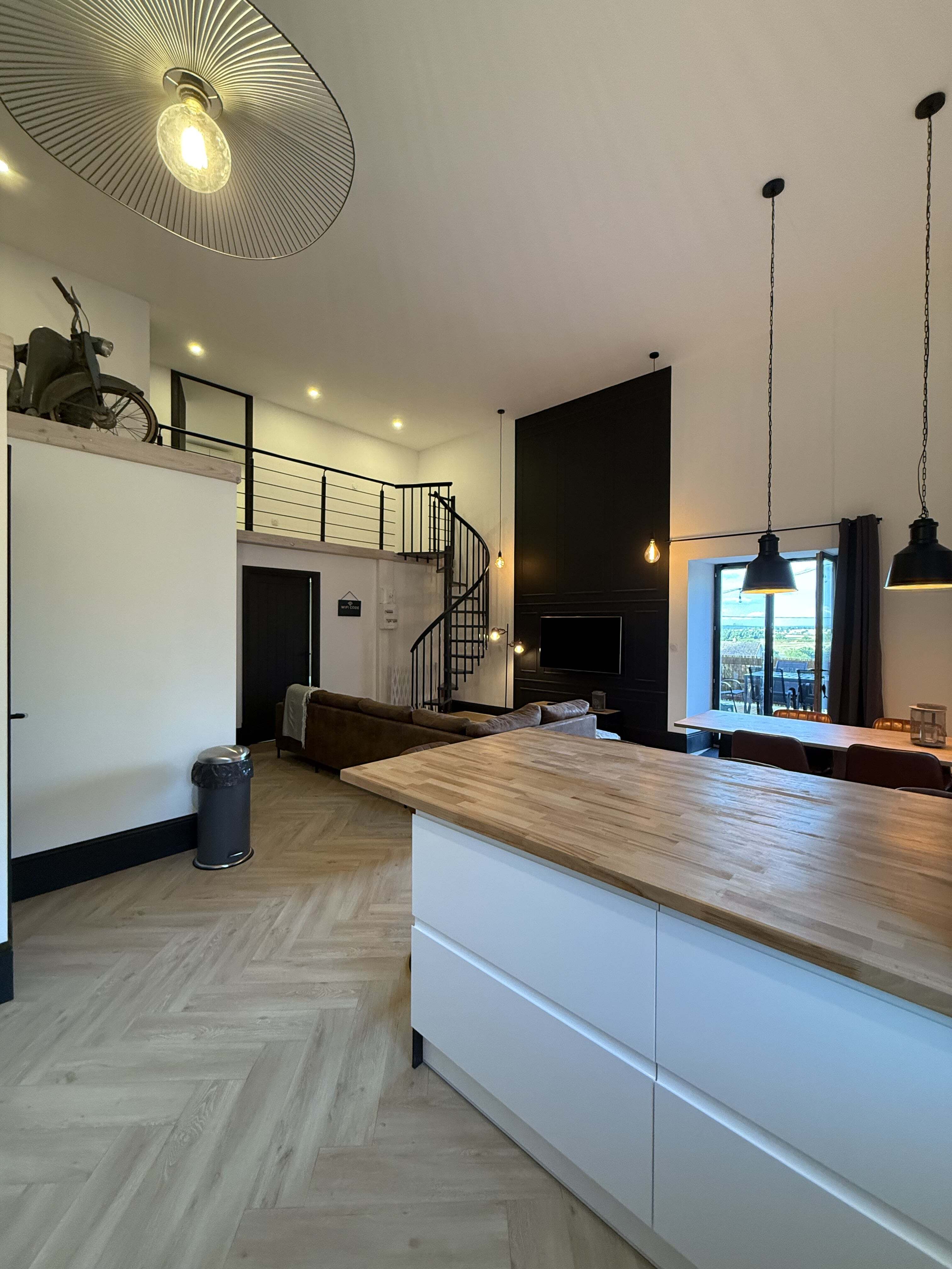 IMG_2145_min.jpeg IMG_2145_min.jpeg